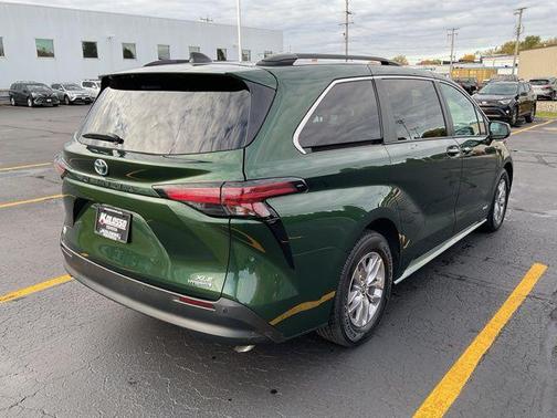 2021 Toyota Sienna XLE 7 Passenger