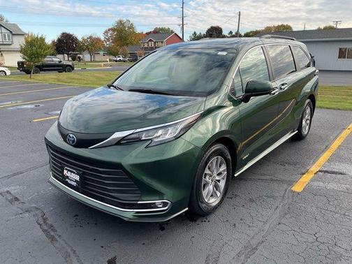 2021 Toyota Sienna XLE 7 Passenger