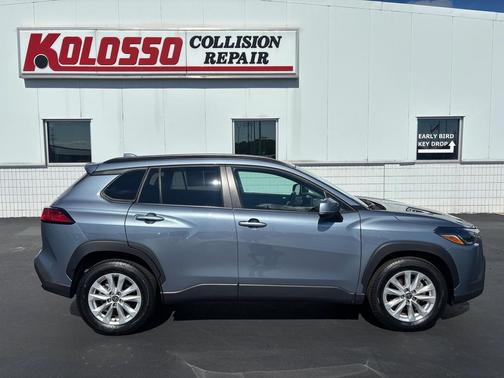 2024 Toyota Corolla Cross LE