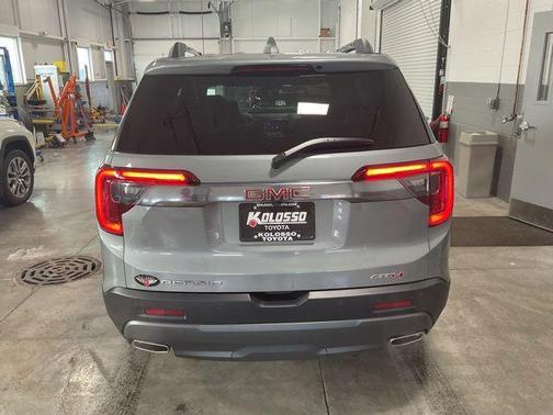 2023 GMC Acadia AWD AT4