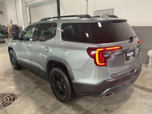 2023 GMC Acadia AWD AT4