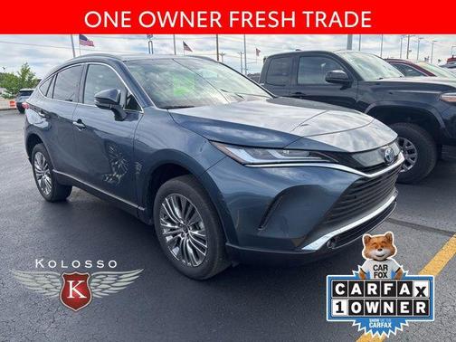 Coastal Gray Metallic 2023 Toyota Venza XLE
