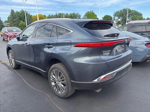Coastal Gray Metallic 2023 Toyota Venza XLE