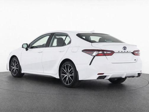 Ice Cap 2024 Toyota Camry SE