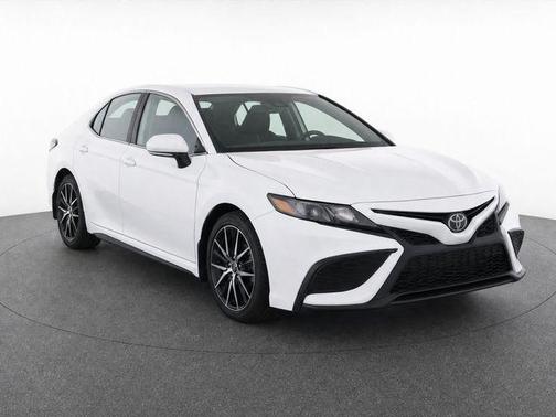 Ice Cap 2024 Toyota Camry SE