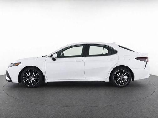 Ice Cap 2024 Toyota Camry SE