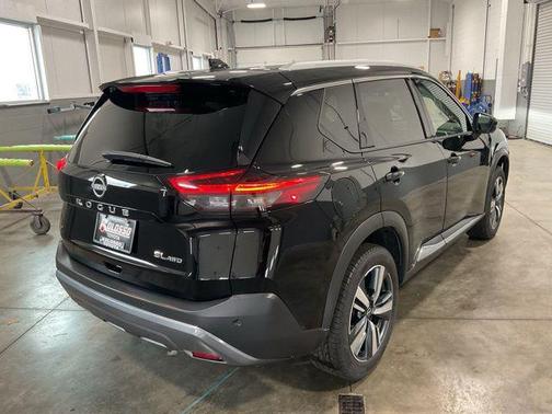 Super Black 2023 Nissan Rogue SL