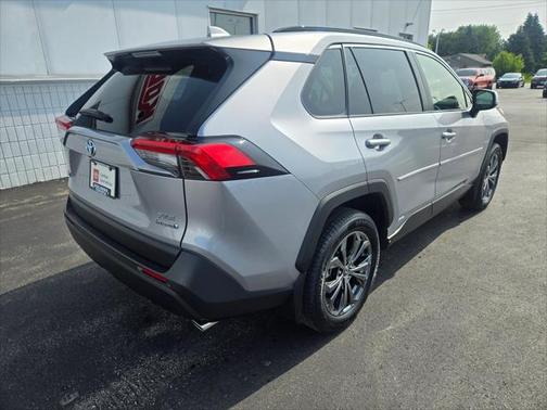 2022 Toyota RAV4 Hybrid XLE Premium