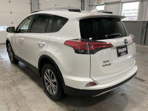2017 Toyota RAV4 Hybrid XLE
