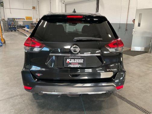 Magnetic Black Pearl 2019 Nissan Rogue SV