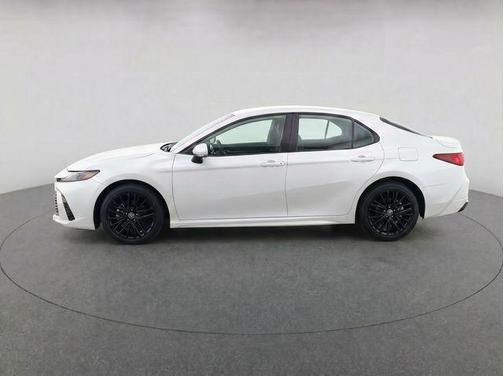 Ice Cap 2026 Toyota Camry SE