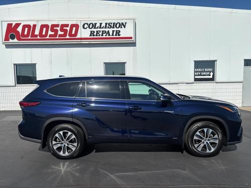 2021 Toyota Highlander Hybrid XLE