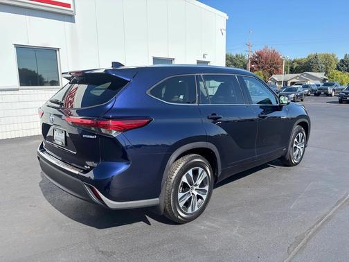 2021 Toyota Highlander Hybrid XLE