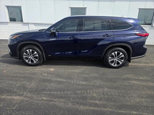 2021 Toyota Highlander Hybrid XLE