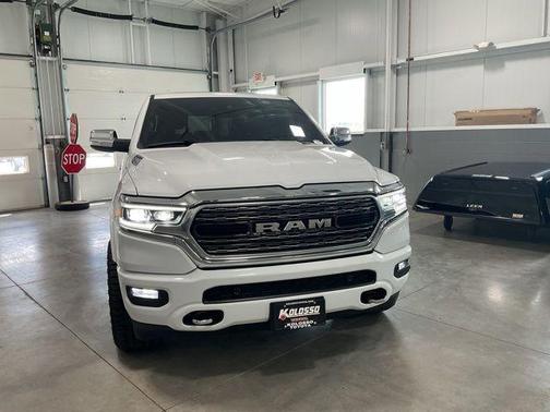 Bright White Clearcoat 2021 RAM 1500 Limited