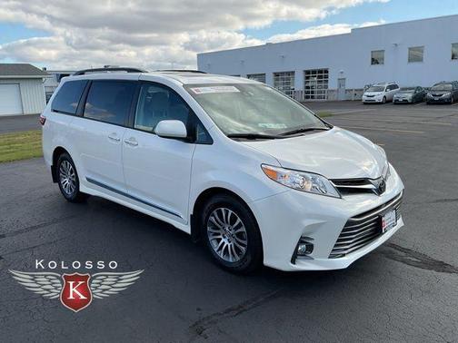 2019 Toyota Sienna XLE