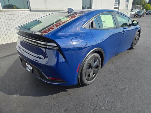 2026 Toyota Prius Plug-In Hybrid SE