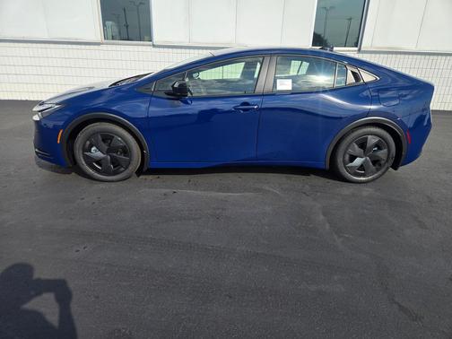 2026 Toyota Prius Plug-In Hybrid SE