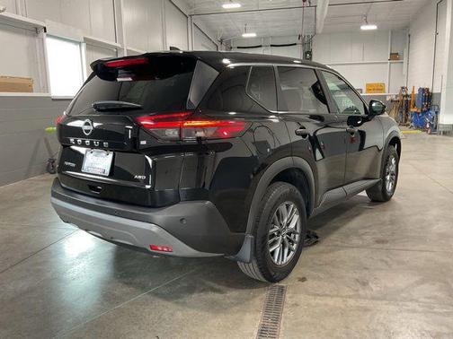 Super Black 2022 Nissan Rogue S