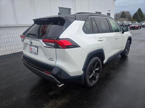 2020 Toyota RAV4 Hybrid SE