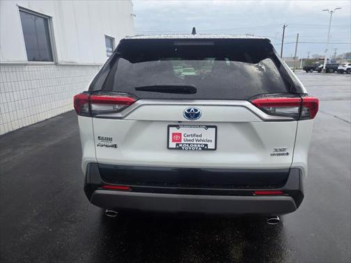 2020 Toyota RAV4 Hybrid SE