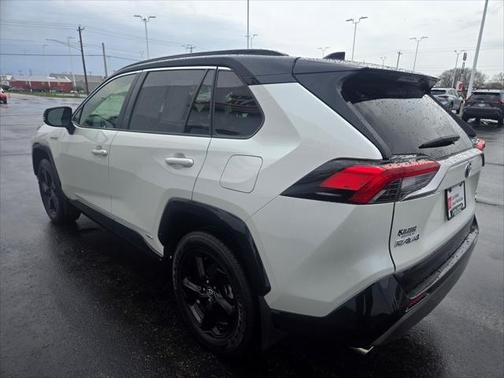 2020 Toyota RAV4 Hybrid SE