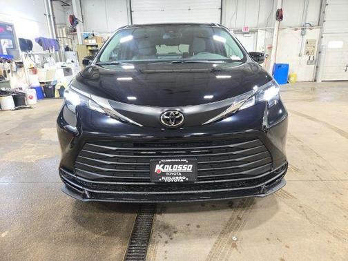 2026 Toyota Sienna LE