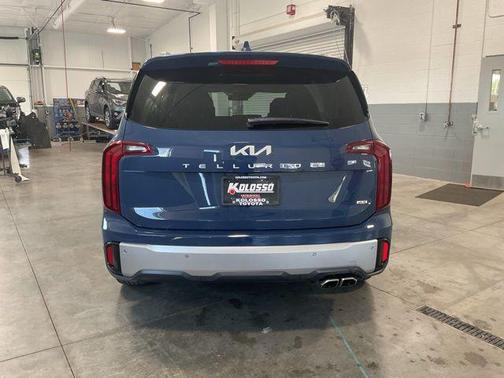 Midnight Lake Blue 2023 Kia Telluride S