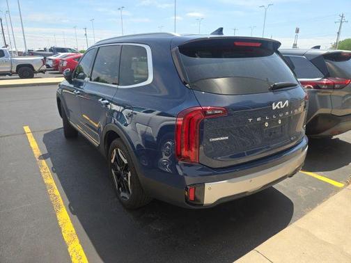 Midnight Lake Blue 2023 Kia Telluride S