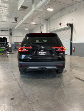0218/Lb20 2026 Toyota Grand Highlander Platinum