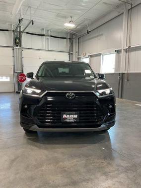 0218/Lb20 2026 Toyota Grand Highlander Platinum