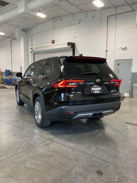 0218/Lb20 2026 Toyota Grand Highlander Platinum