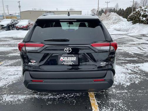 2025 Toyota RAV4 XLE