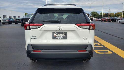 2025 Toyota RAV4 XLE