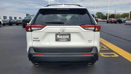 2025 Toyota RAV4 XLE