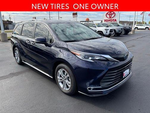 2023 Toyota Sienna Platinum 7 Passenger