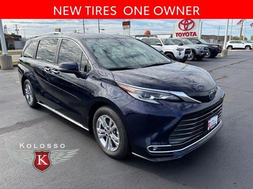 2023 Toyota Sienna Platinum 7 Passenger