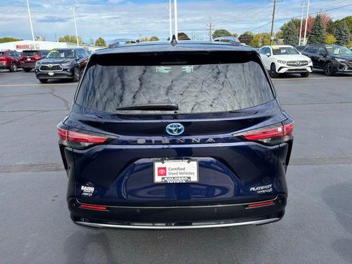 2023 Toyota Sienna Platinum 7 Passenger