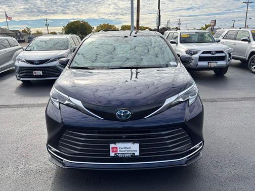 2023 Toyota Sienna Platinum 7 Passenger