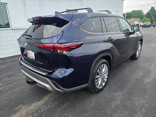 2024 Toyota Highlander Platinum