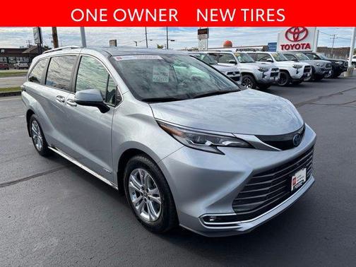 2021 Toyota Sienna Platinum 7 Passenger