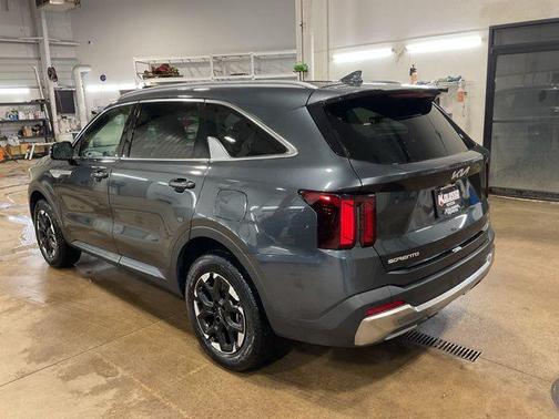 2024 Kia Sorento S