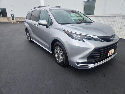 2024 Toyota Sienna XLE 7 Passenger
