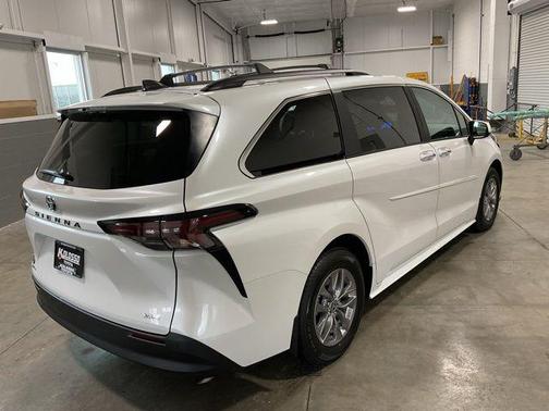 2025 Toyota Sienna XLE