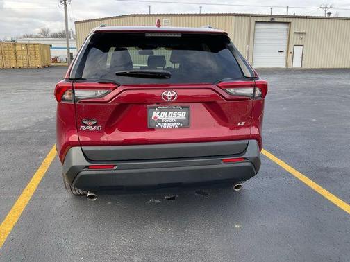 2020 Toyota RAV4 LE