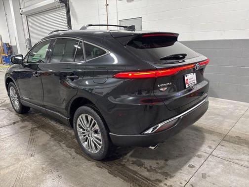 2022 Toyota Venza XLE