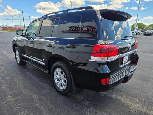 2020 Toyota Land Cruiser Base