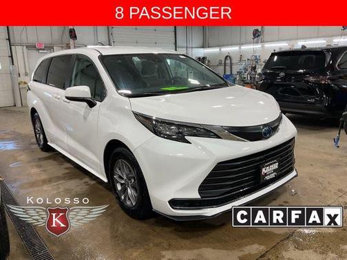 2024 Toyota Sienna LE