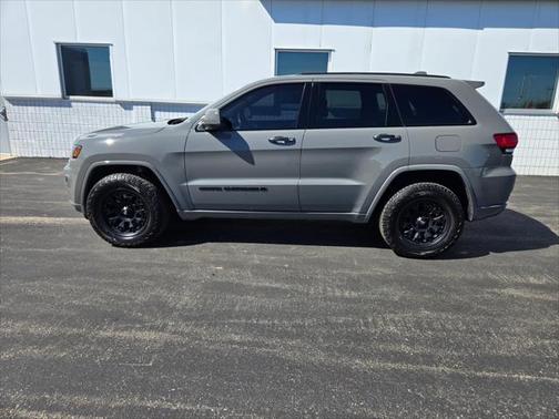 2022 Jeep Grand Cherokee Laredo