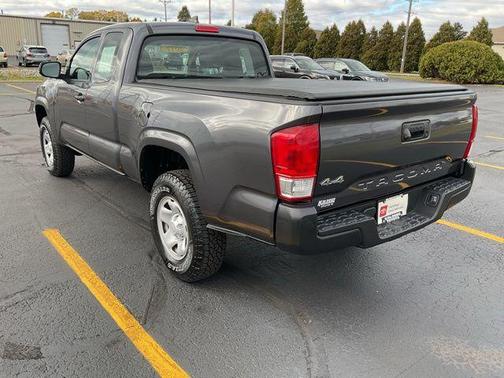 2017 Toyota Tacoma SR